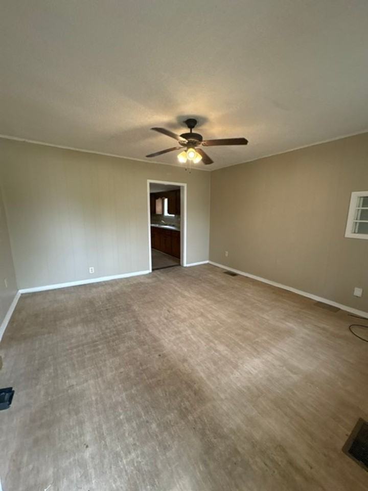 3289 S Green St - Photo 4 of 15