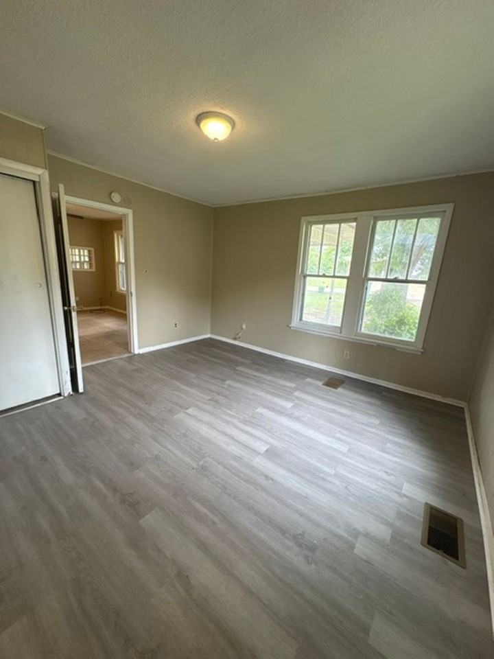 3289 S Green St - Photo 7 of 15