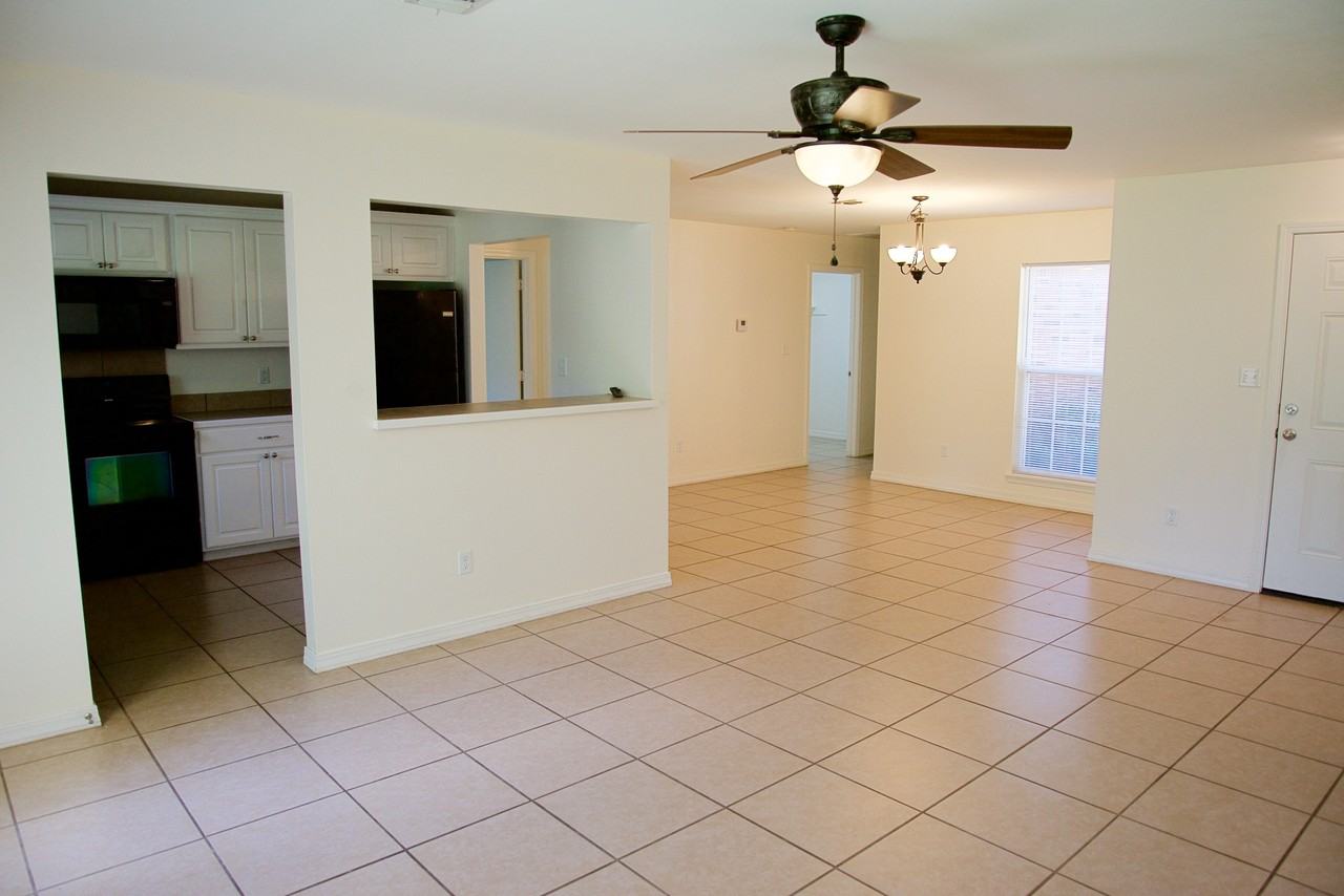 1703 W Kentucky Ave #1 - Photo 3 of 24