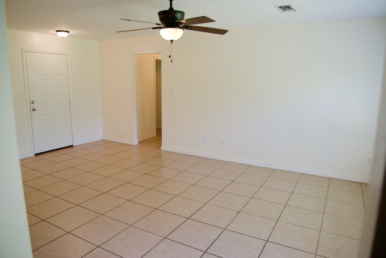 1703 W Kentucky Ave #1 - Photo 4 of 24
