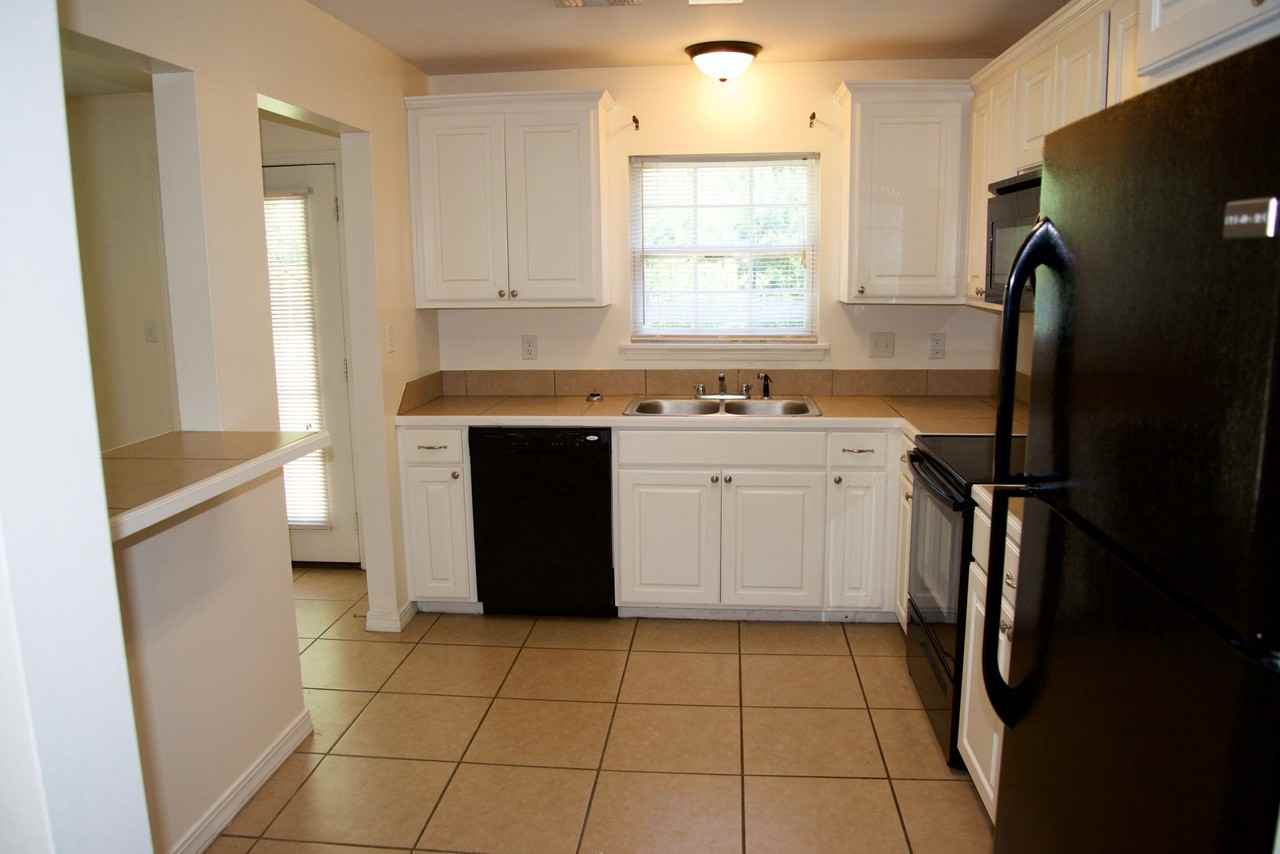 1703 W Kentucky Ave #1 - Photo 5 of 24