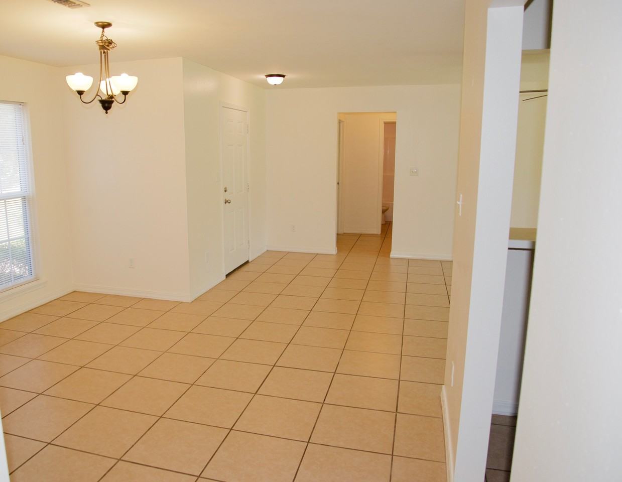1703 W Kentucky Ave #1 - Photo 6 of 24