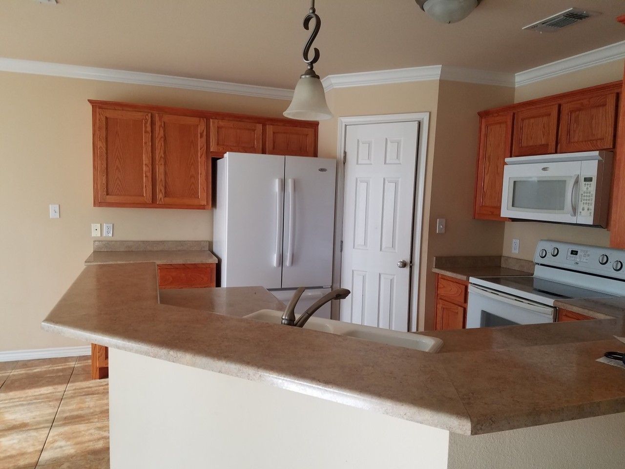 3306 Edgewood Dr - Photo 3 of 12
