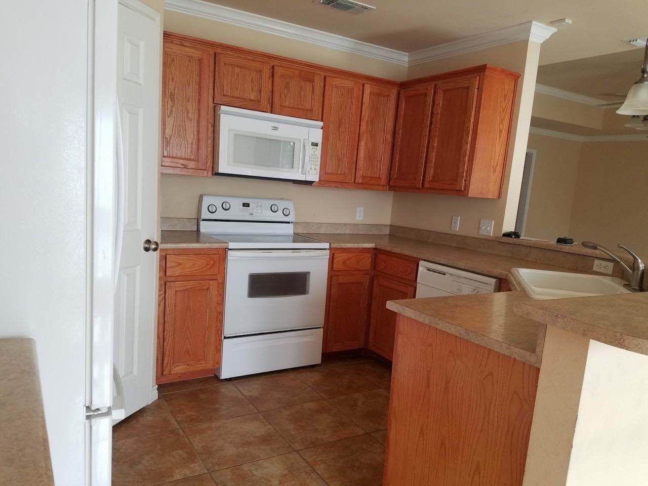 3306 Edgewood Dr - Photo 5 of 12