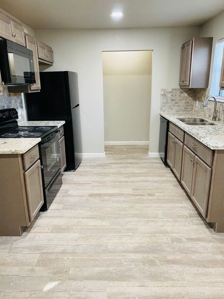 6017 Bedford Dr Apt B - Photo 5 of 12