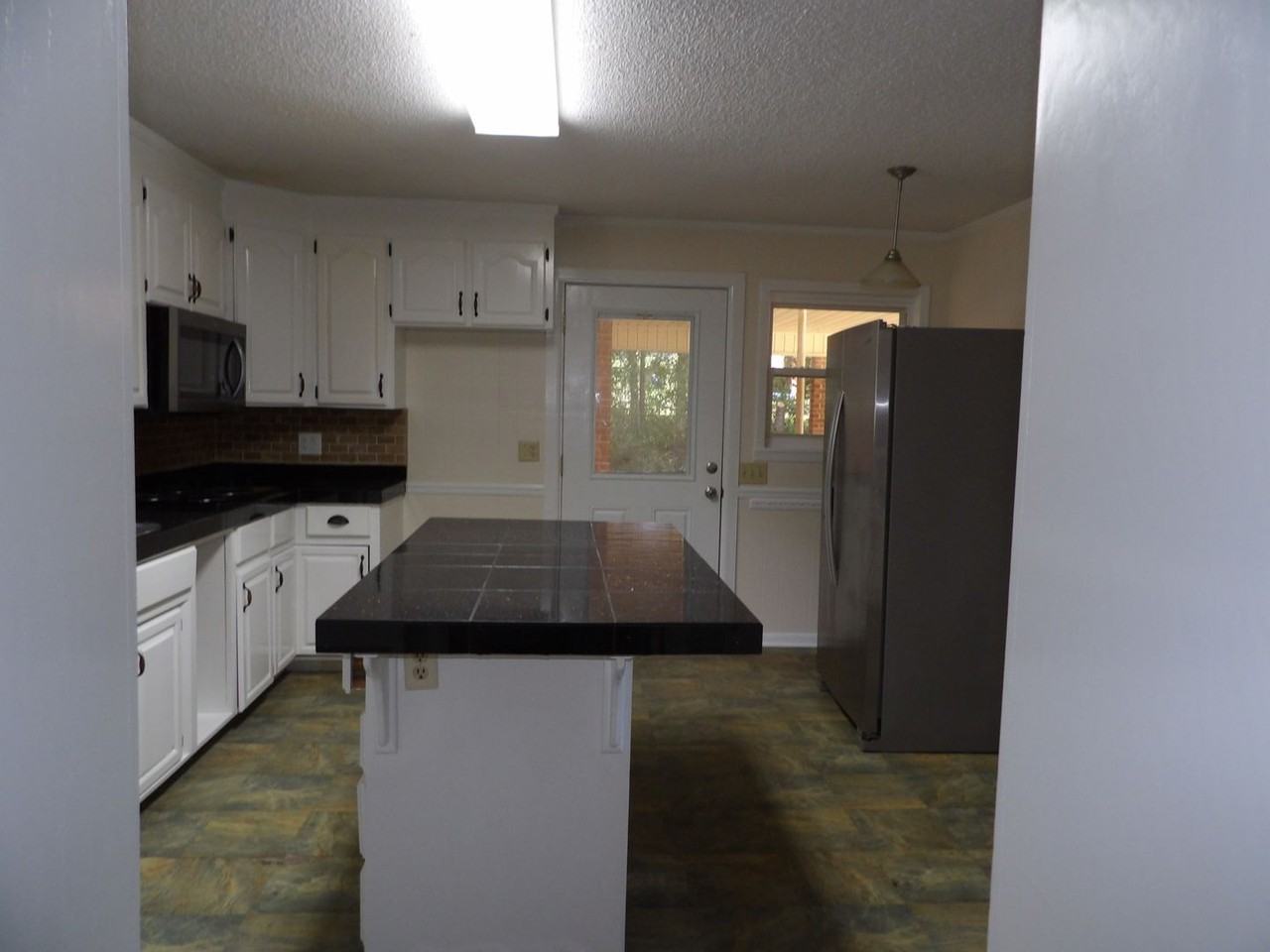 103 Reese St - Photo 2 of 14