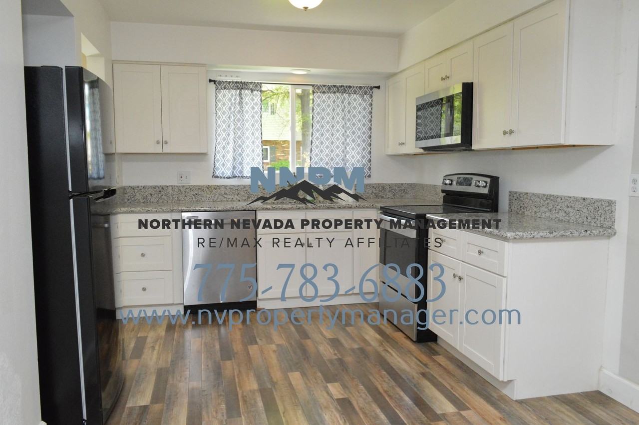 239 Smithridge Park - Photo 7 of 14
