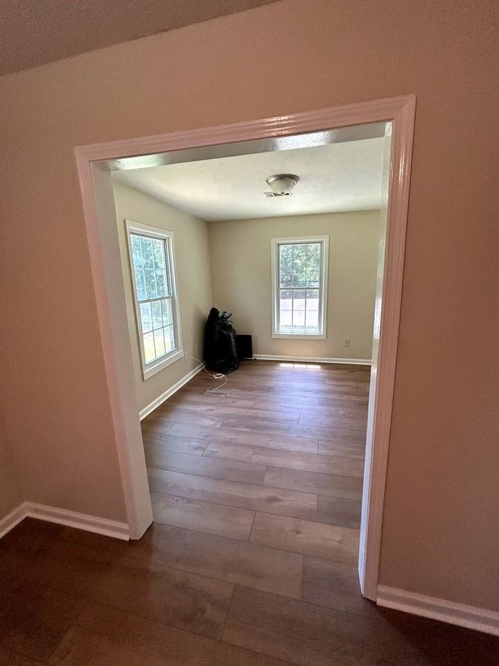 61 Shepard St - Photo 4 of 16