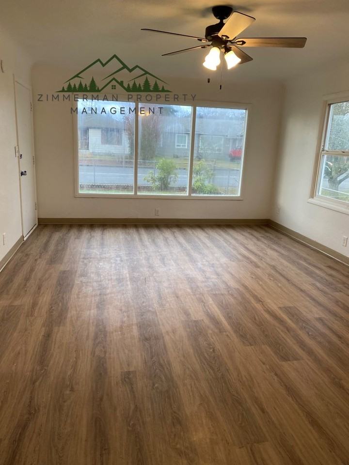 2128 Centennial Blvd - Photo 4 of 16