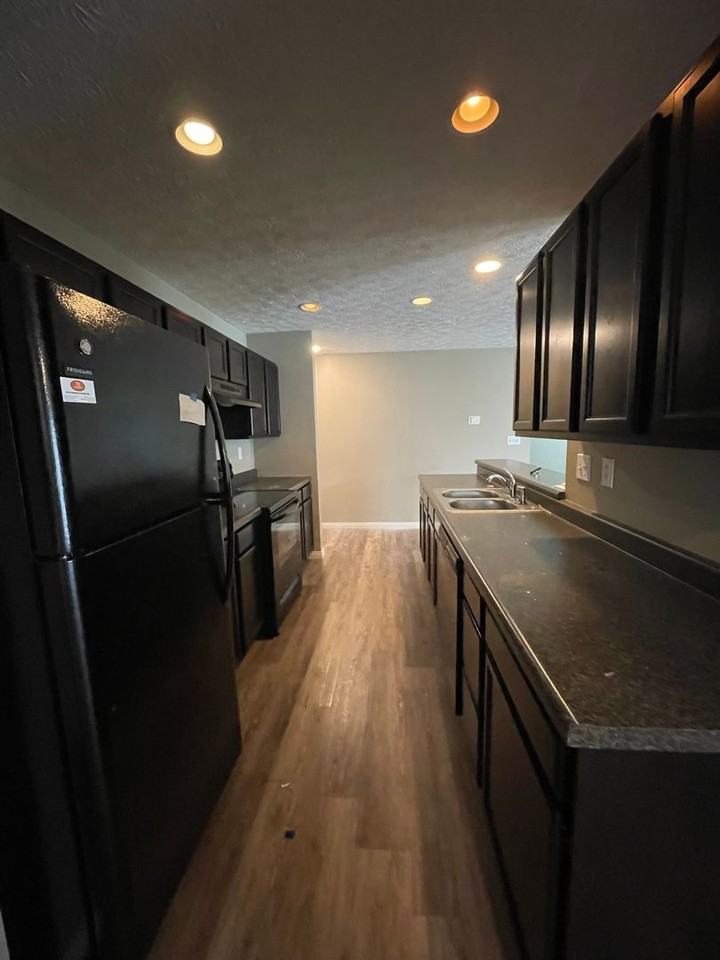 3950 Austrian Ct - Photo 4 of 18