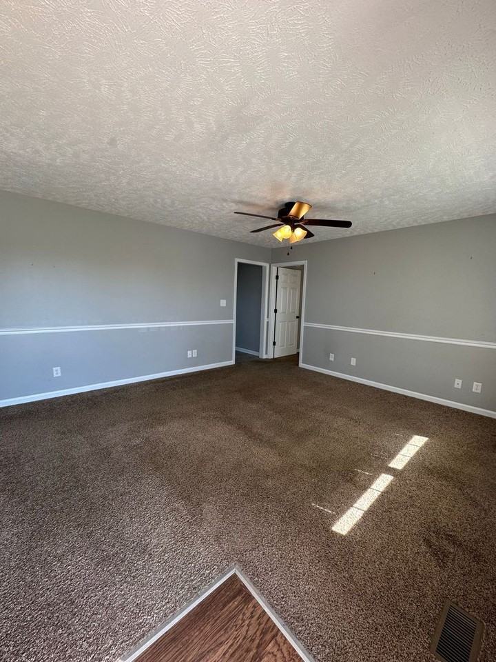 1009 Bobcat Dr - Photo 3 of 23