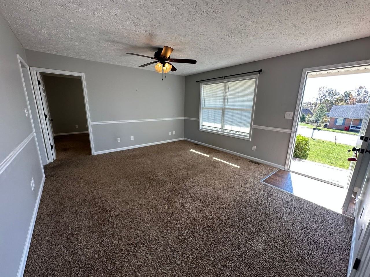 1009 Bobcat Dr - Photo 6 of 23