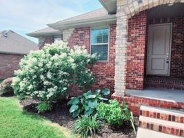 featured image of 5040 E Hedgerow Dr