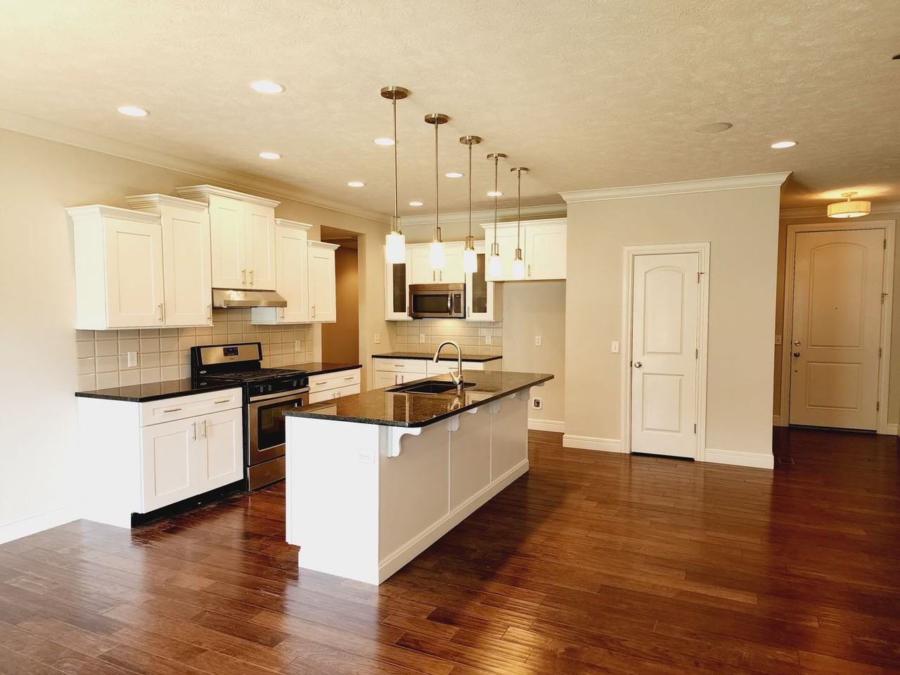 5040 E Hedgerow Dr - Photo 4 of 27