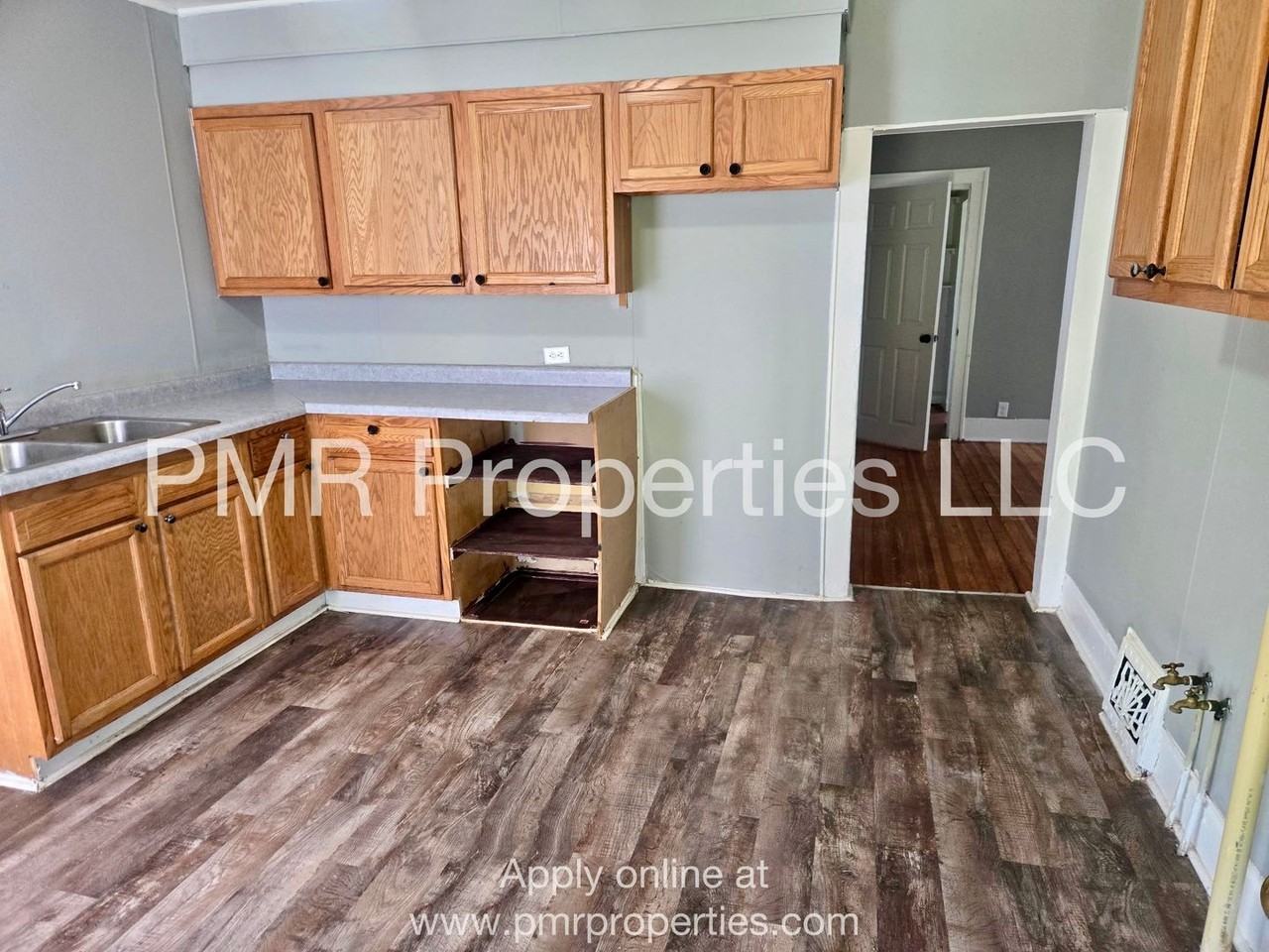 321 Voorhis St - Photo 2 of 9