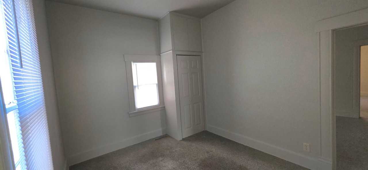 626 W Lynn St - Photo 2 of 6