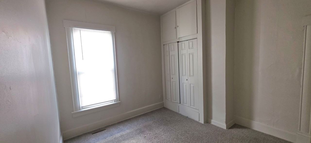 626 W Lynn St - Photo 3 of 6