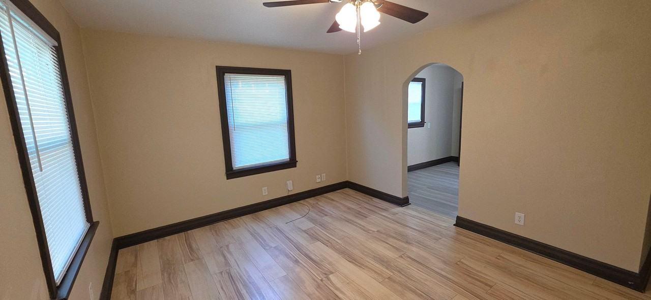 436 S Newton Ave - Photo 2 of 8