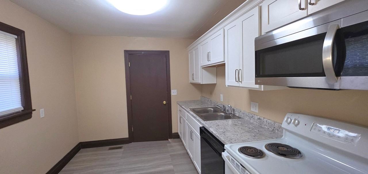 436 S Newton Ave - Photo 3 of 8