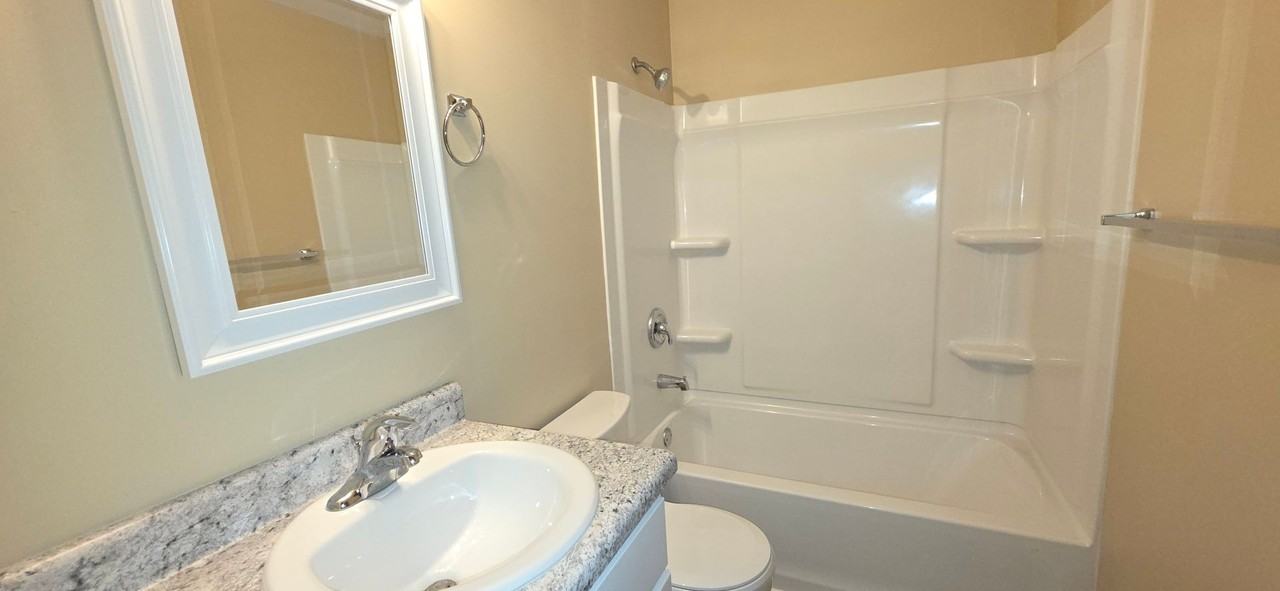 436 S Newton Ave - Photo 4 of 8