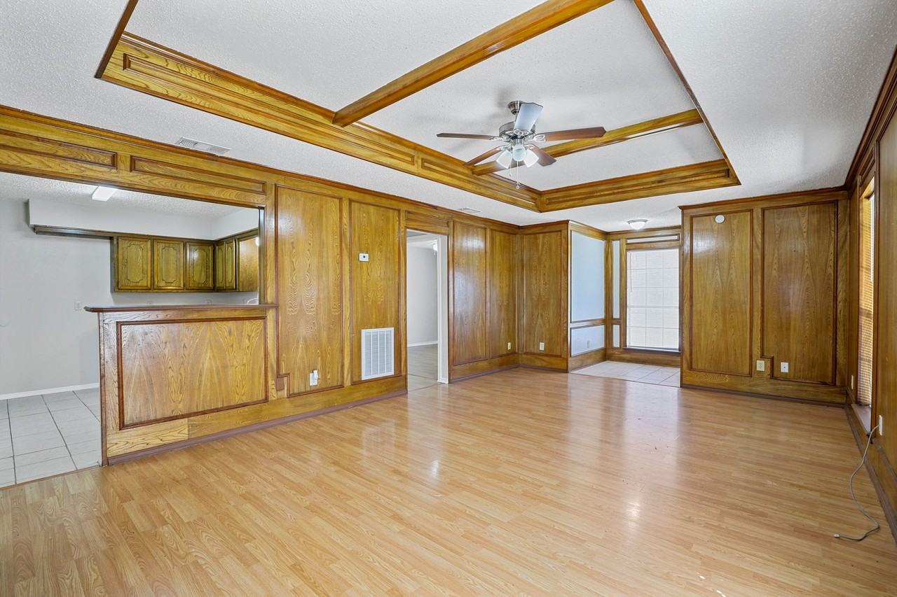 226 E Pritchard - Photo 7 of 15