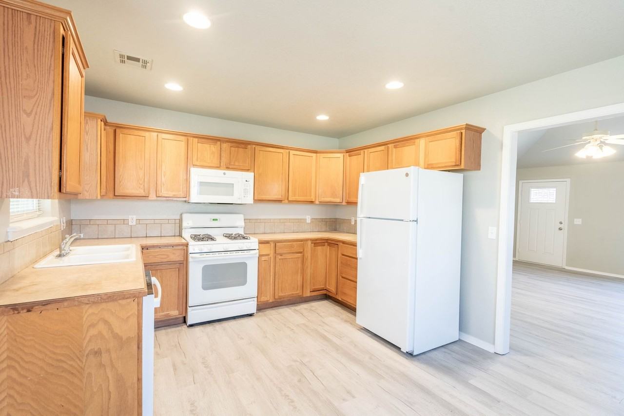 5183 S 34th West Ave - Photo 6 of 20