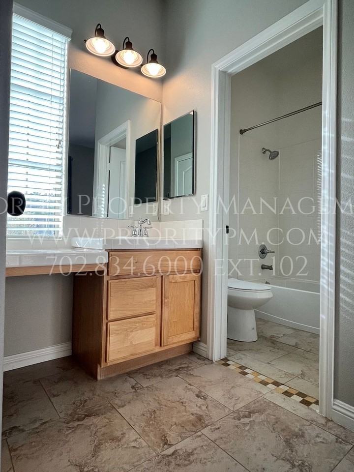 9052 Wolf Dancer Ave - Photo 7 of 10