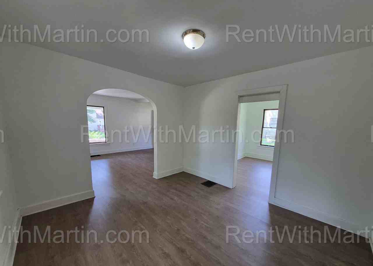 824 Logan Ave - Photo 6 of 24