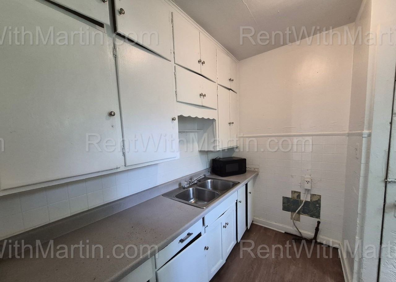 824 Logan Ave - Photo 7 of 24