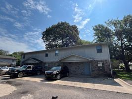 featured image of 602 W 6th St