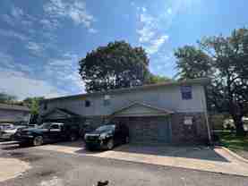 602 W 6th St - Photo 1 of 1