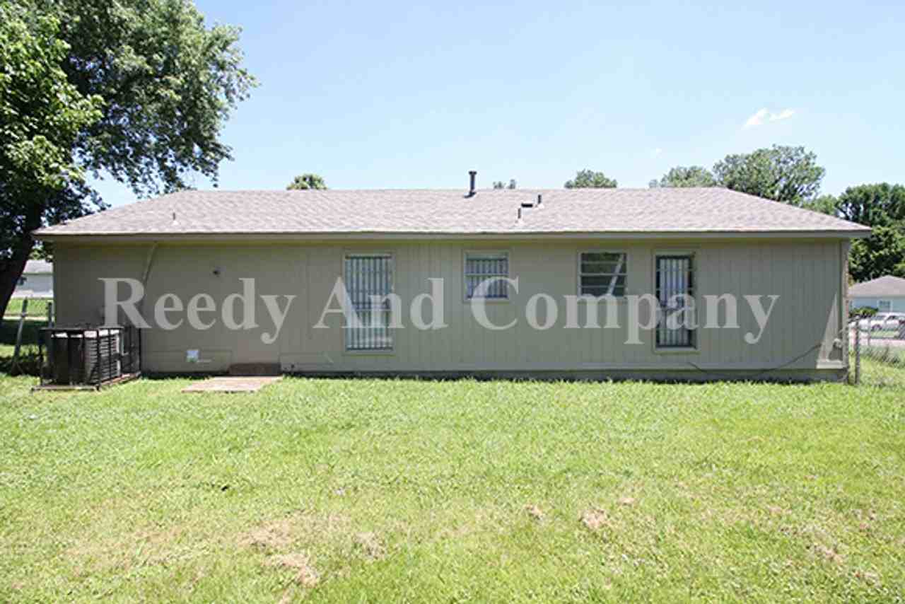 5197 Chantilly Dr - Photo 2 of 20