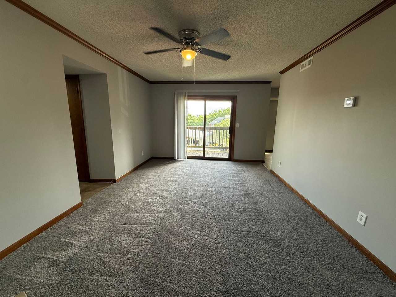 BURROAK - Photo 5 of 18