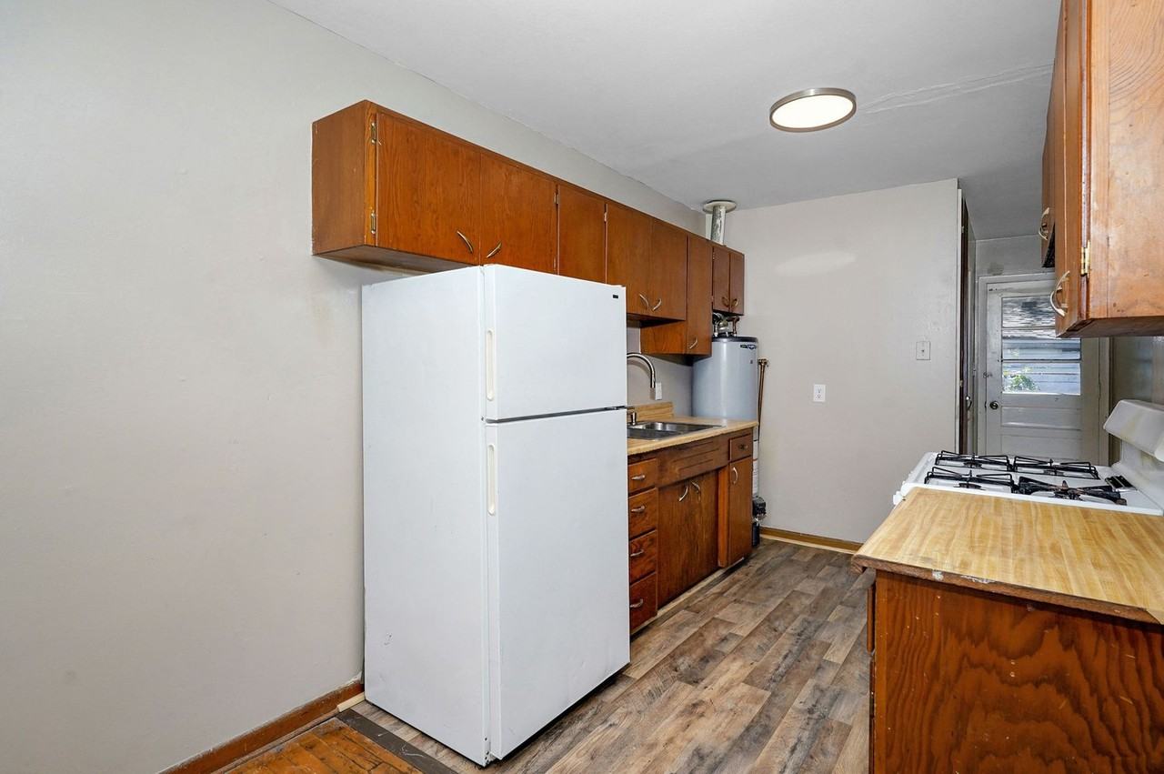 708 S West Ave - Photo 6 of 11