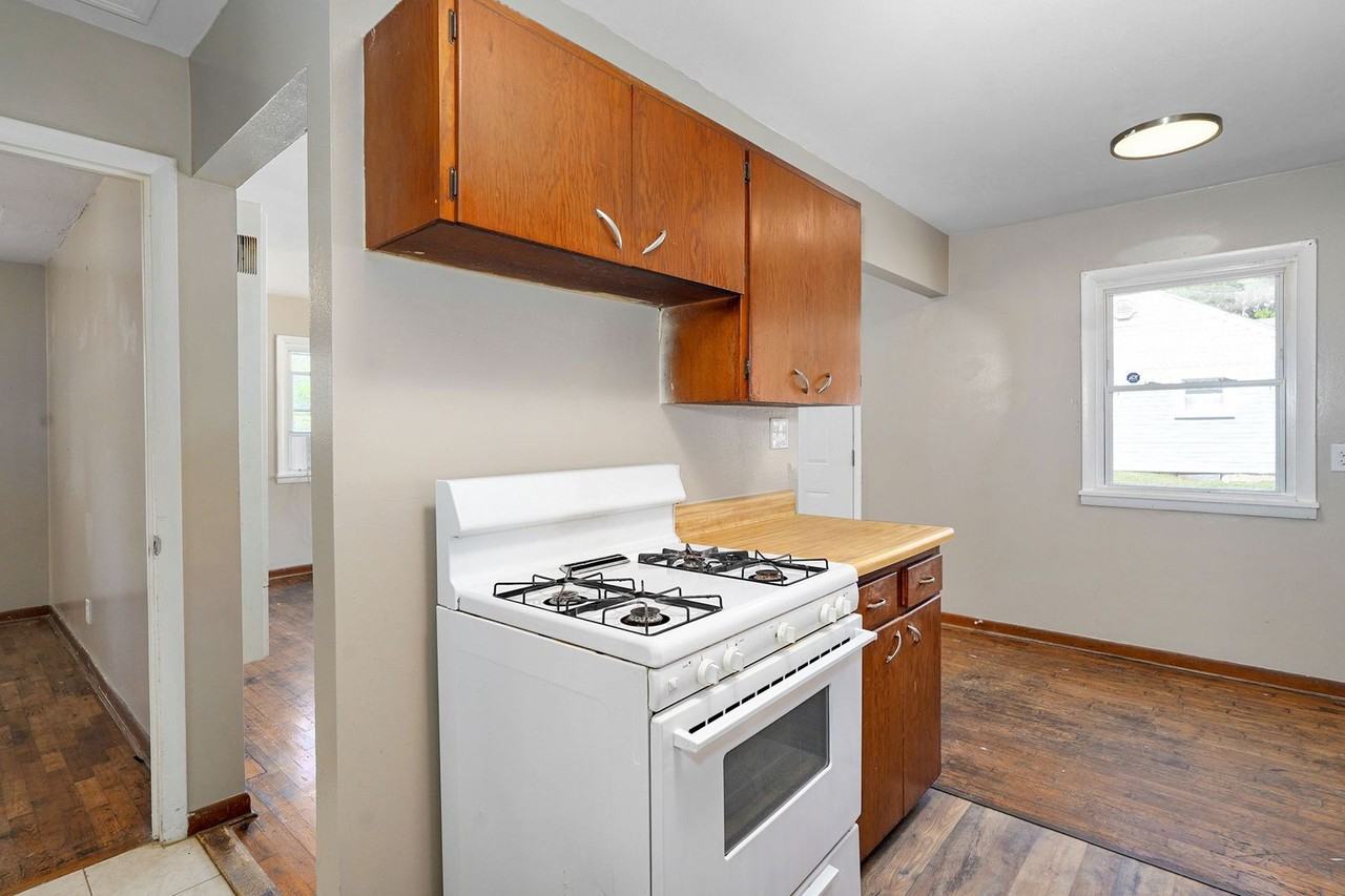 708 S West Ave - Photo 7 of 11