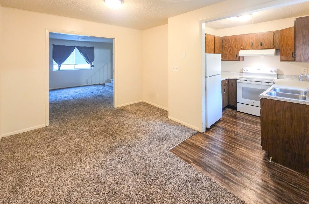 1001 Flanders Ln - Photo 4 of 19