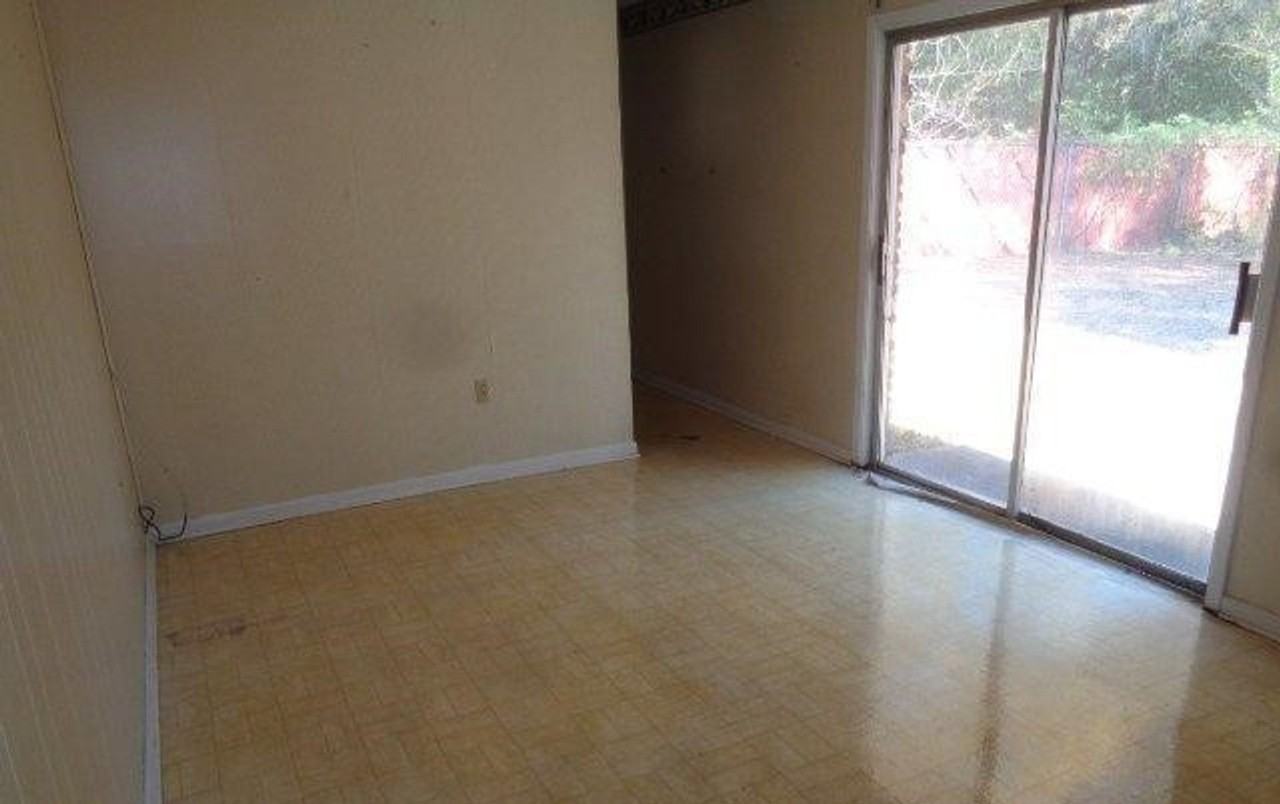 110 Briarwood Dr - Photo 3 of 6