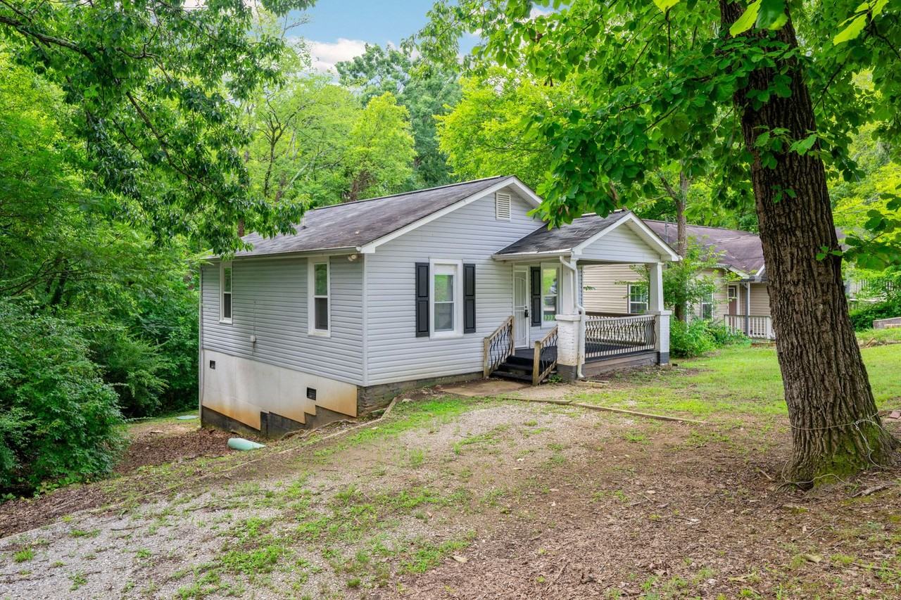 4802 Oakland Ave - Photo 3 of 24
