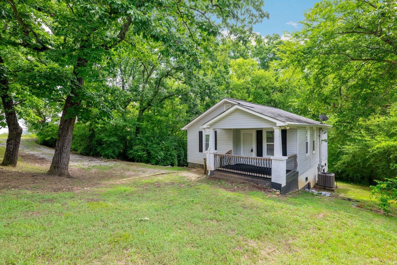 4802 Oakland Ave - Photo 4 of 24