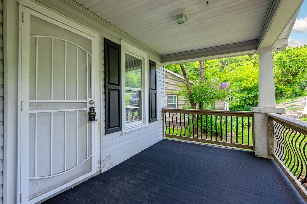 4802 Oakland Ave - Photo 6 of 24