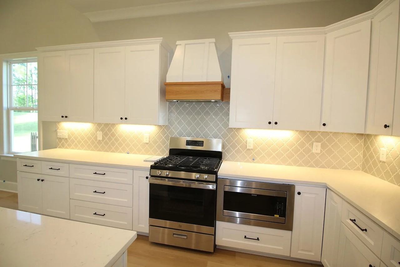 1028 Phelps West Rd - Photo 4 of 24