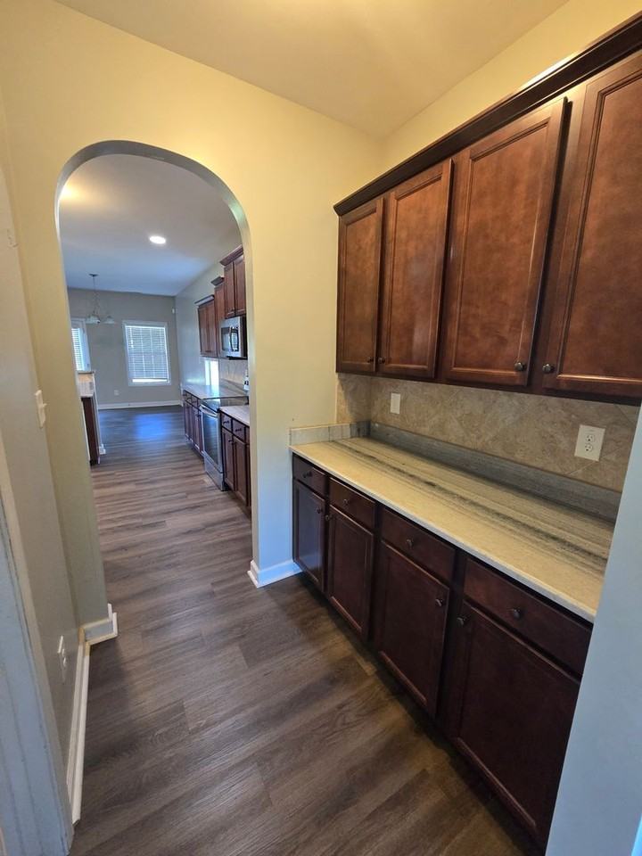 2111 Yates Ranch Rd - Photo 4 of 38