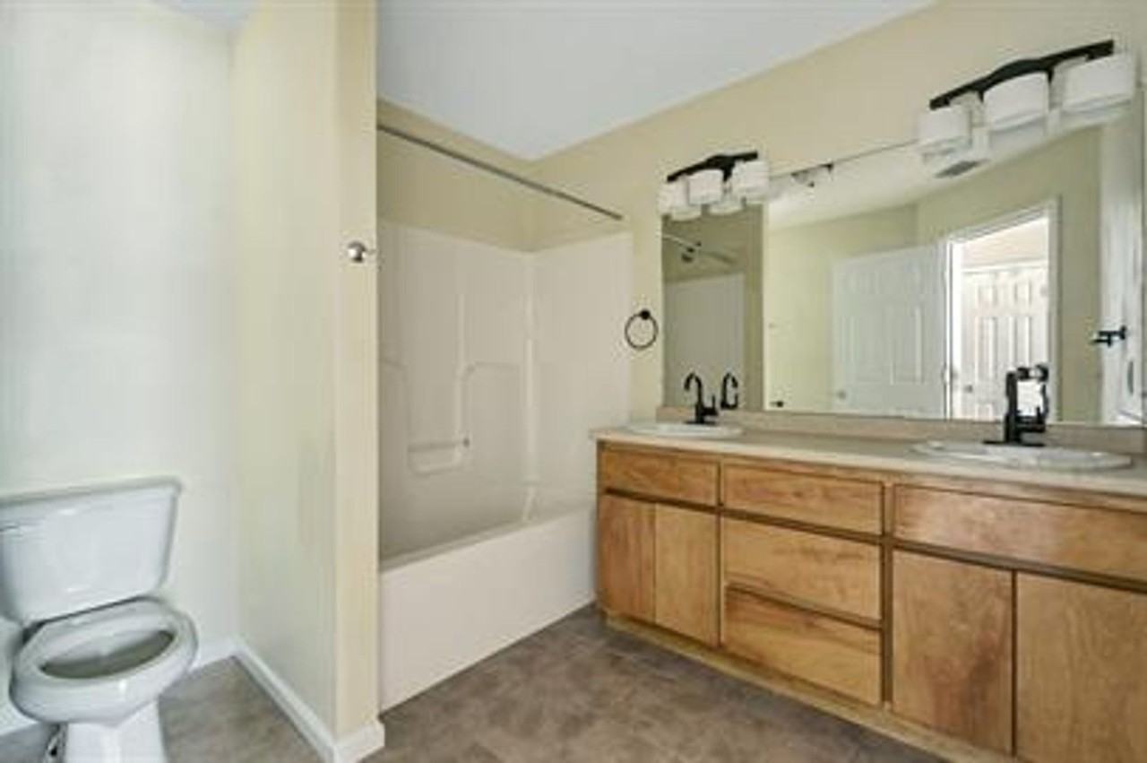 19 Webb Ct Ne - Photo 4 of 11