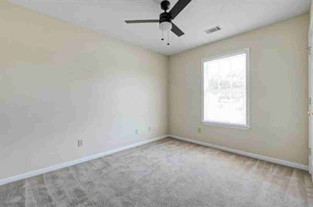 19 Webb Ct Ne - Photo 6 of 11