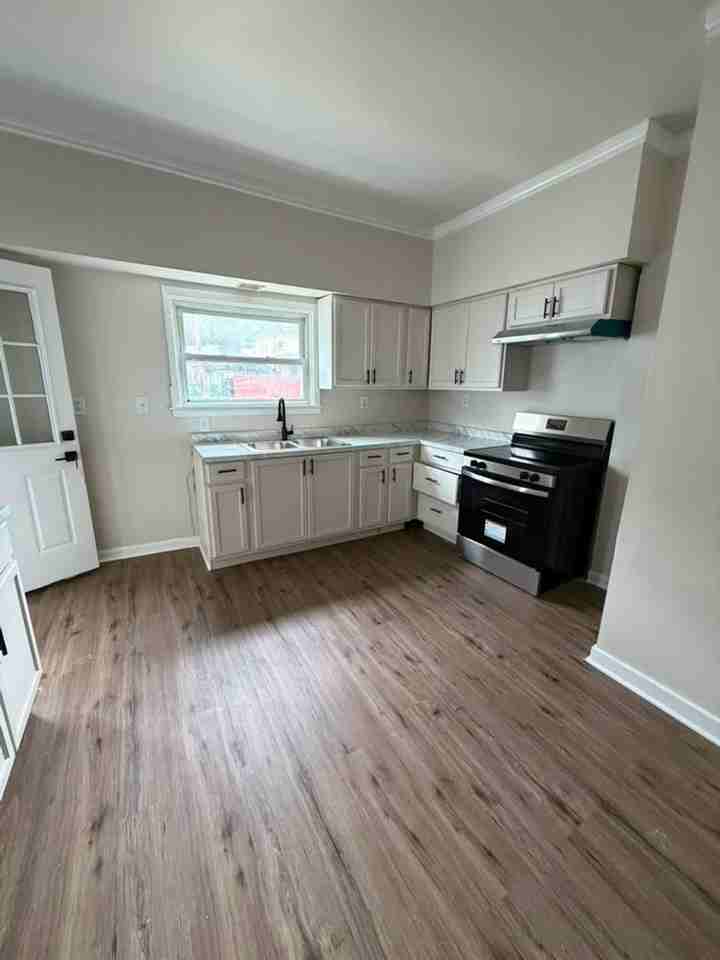 210 N Monongahela Ave - Photo 3 of 15