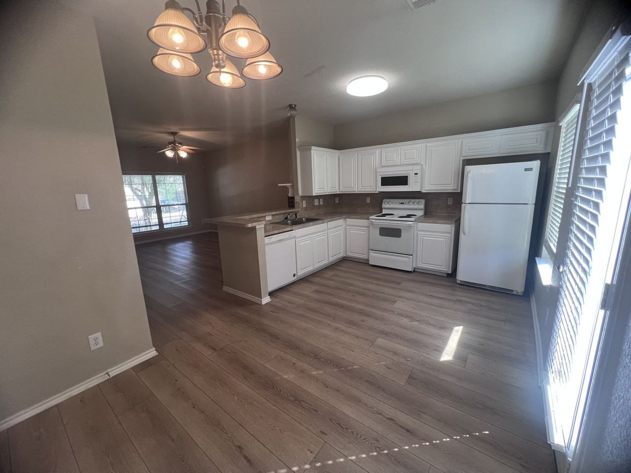 6406 Ithaca Fls - Photo 5 of 23