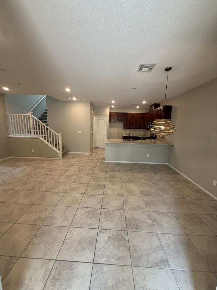 916 Riggs Flats Ave - Photo 2 of 40