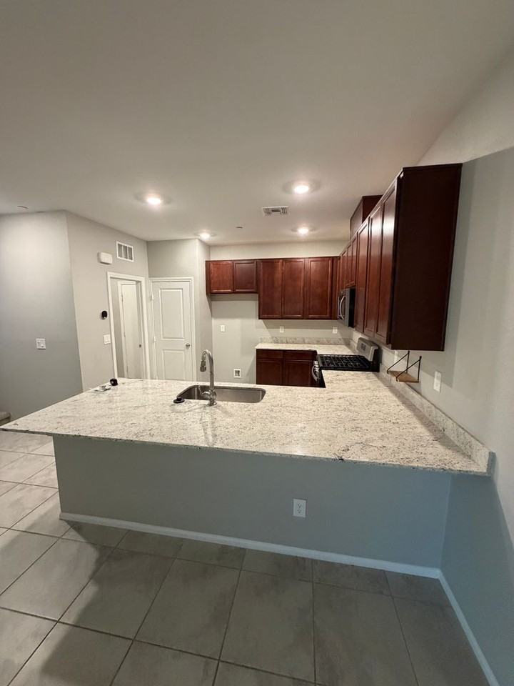 916 Riggs Flats Ave - Photo 6 of 40