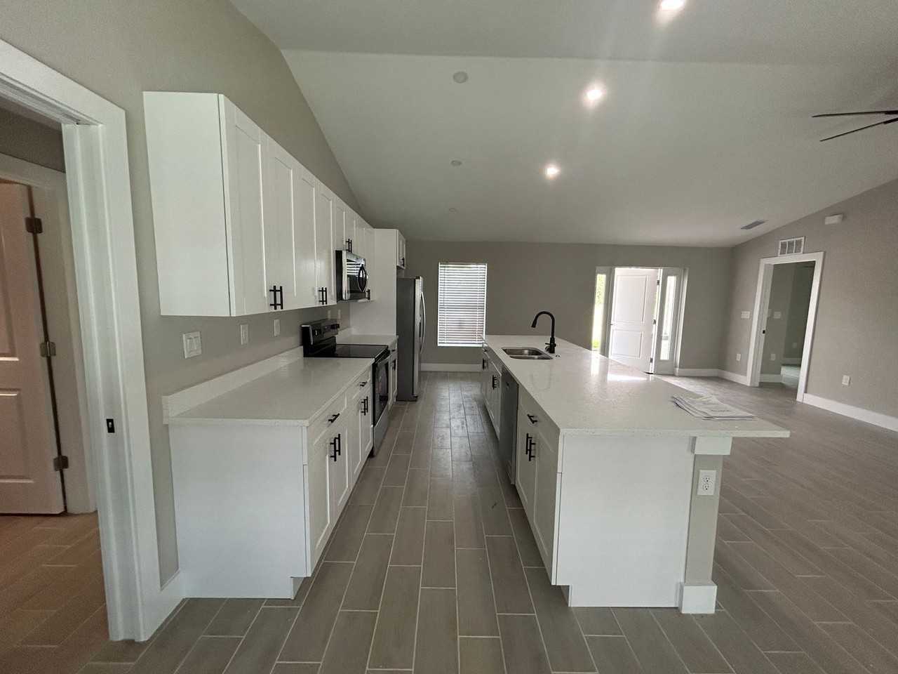 3200 Nw 4th Pl - Photo 2 of 10