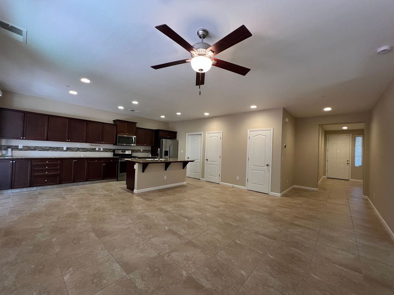 3449 Sussex Ave - Photo 4 of 29
